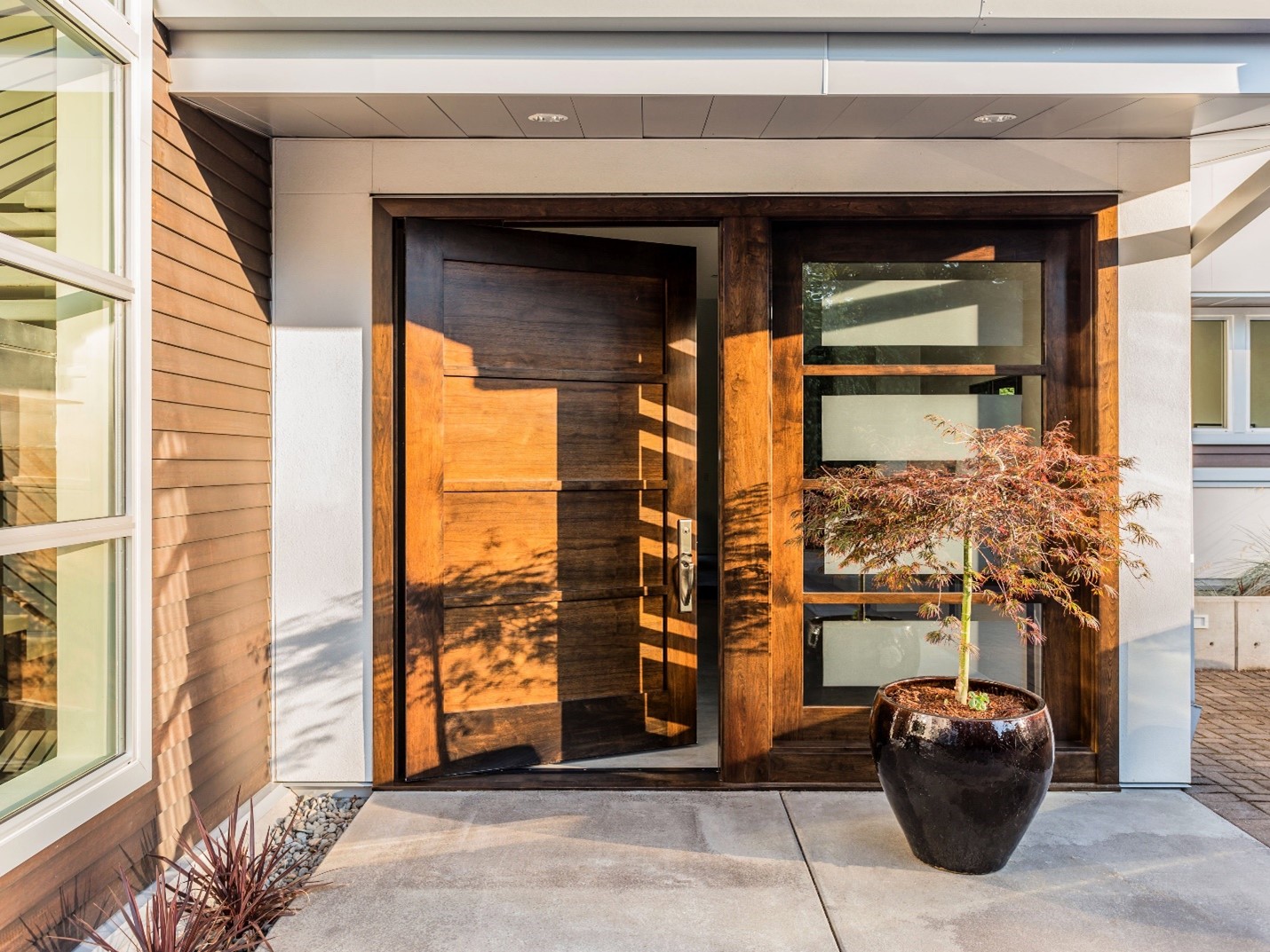 A wide door entryway.